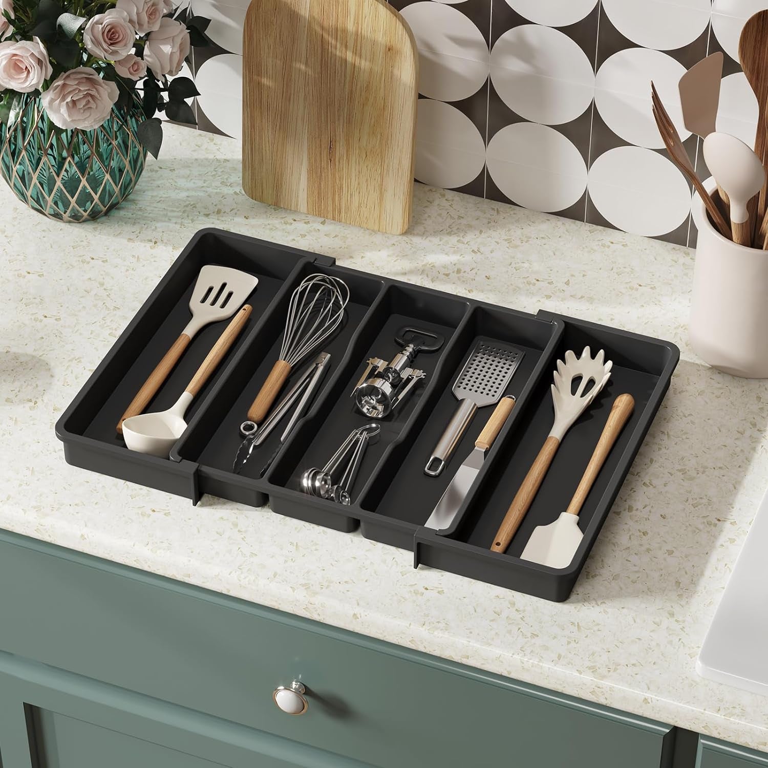 Expandable Cutlery Drawer Organizer, Extra Large Plastic Utensil Holder for Kitchen Storage and Organization, 33-57×38 cm, Black